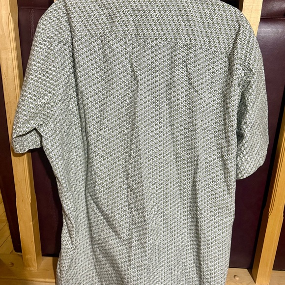 Men's Casual Green Patterned Button-Down Shirt - Picture 5 of 6